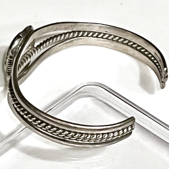 Signed - Spencer, Navajo. Vintage Sterling Silver “Carico Lake” Turquoise Cuff - Picture 9 of 14